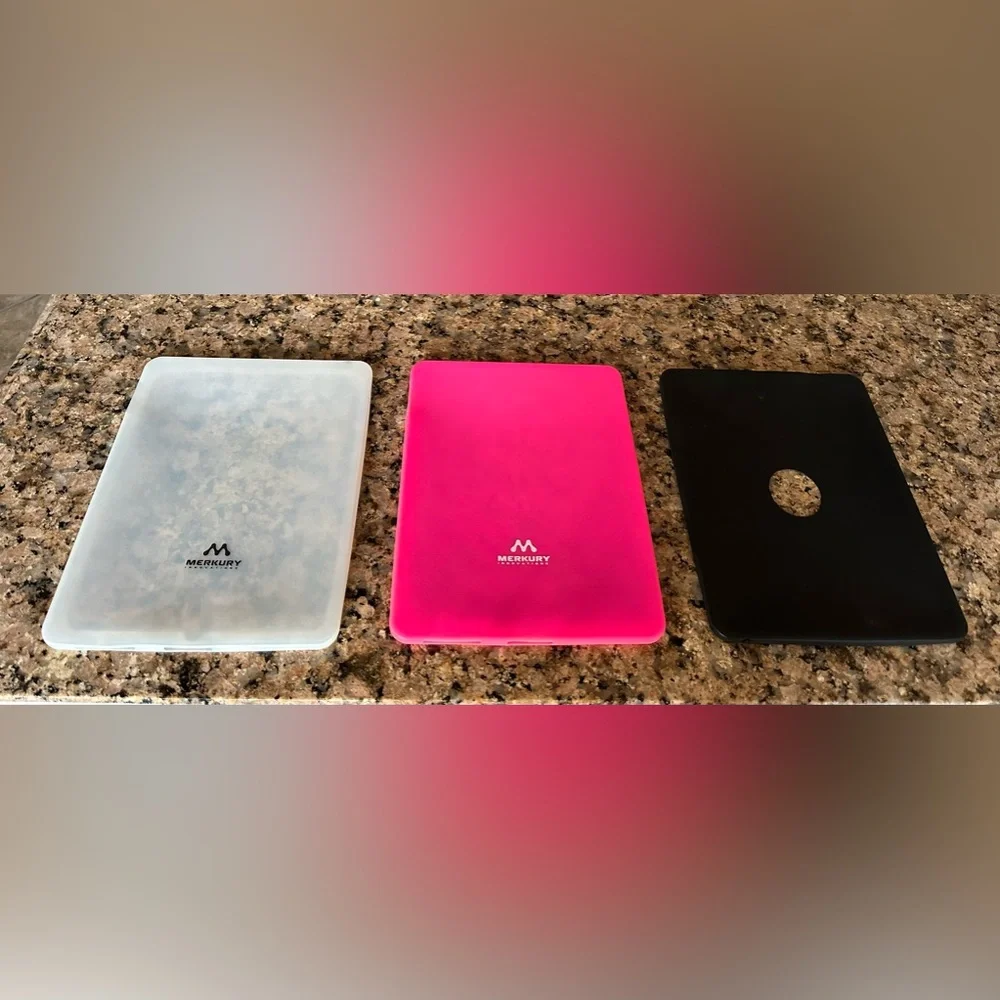 Post Merkury Innovations Silicon iPad Covers